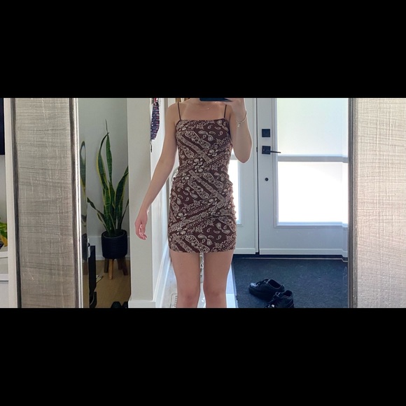 Brown dress with white pattern - Picture 3 of 3